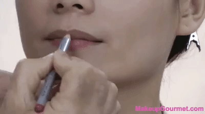 Lip_Liner_Upper_lip_center_Makeupgourmet_com